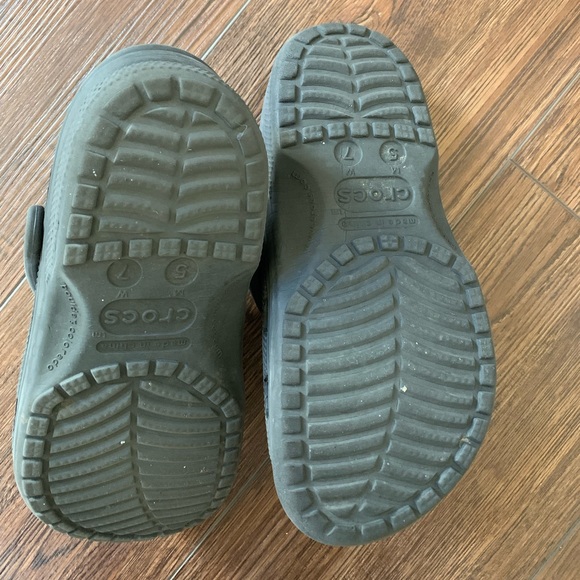 Black Crocs - Picture 3 of 3